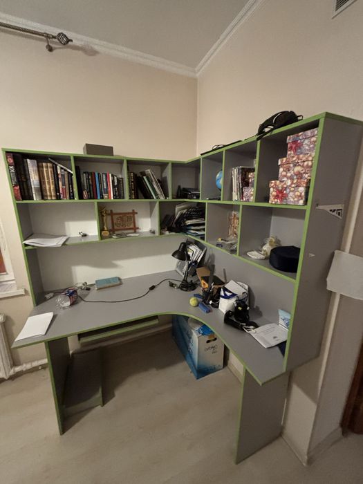 Зеленый угловой компьютерный стол