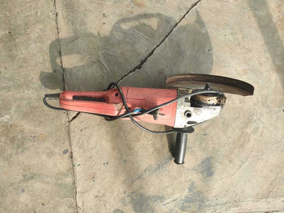 Шлифовальная машина (болгарка)