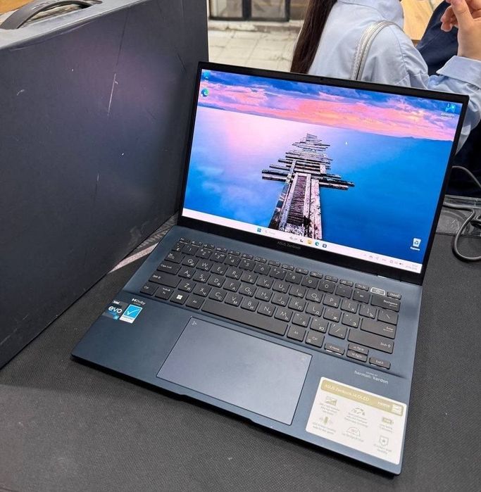 Asus Zendbook 14 Q409Z