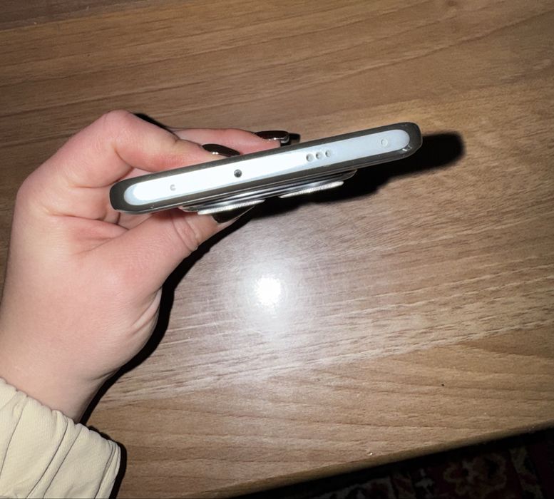 Продается телефон Poco x7