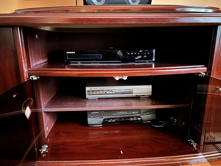 Тумба под телевизор