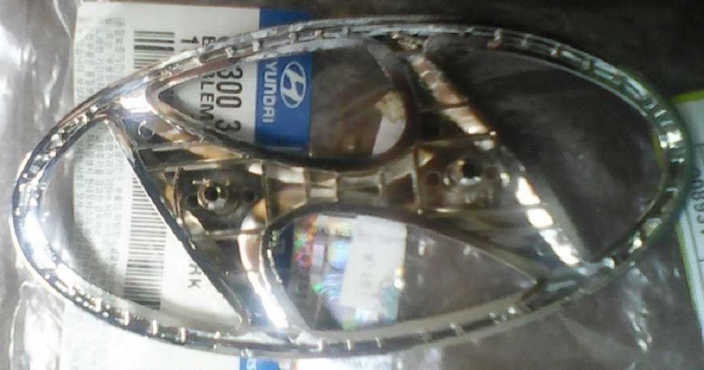 эмблема решётки радиатора Hyundai