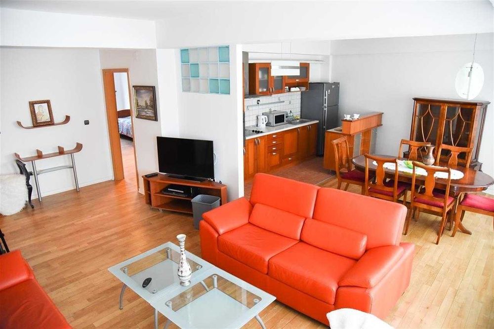 Дава се под наем Двустаен апартамент в Бургас, Лазур - 57 кв.м за 229.5 € - Снимка #2