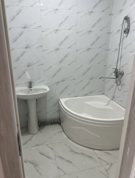 Срочно 3-хонали квартира сотилади, Сергели спутник 16а