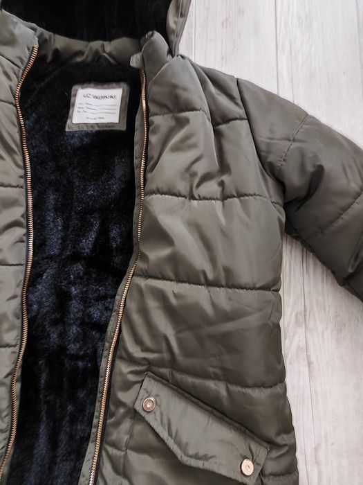 Продам куртку на девочку