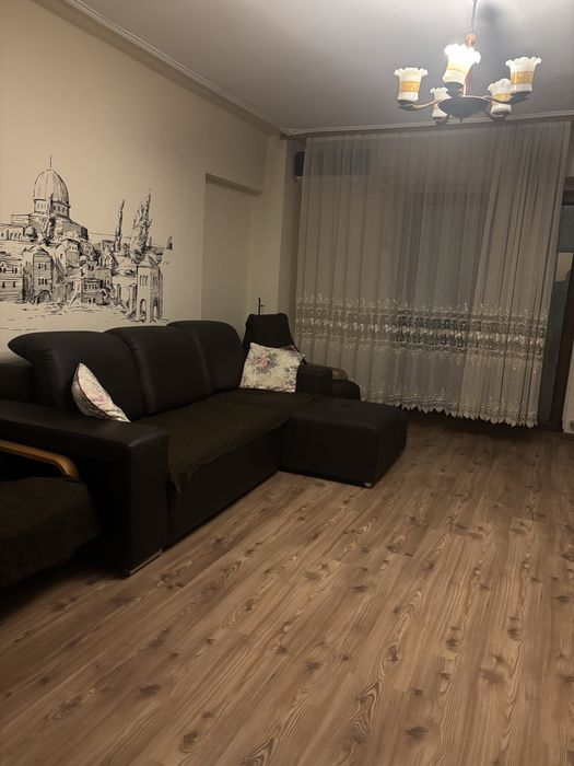 Apartament 3 camere de vanzare