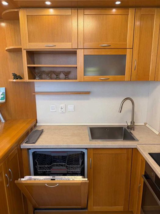 Дава се под наем Тристаен апартамент в София, Витоша - 85 кв.м за 987.36 € - Снимка #3