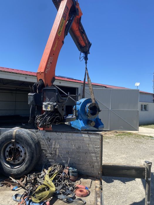 Camion Volvo cu macara de vanzare