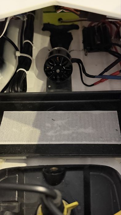 Vand navomodel, cu sonar si autopilot, pentru pescuit plantat