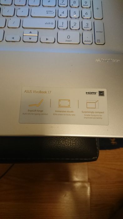 Laptop ASUS raizon.5 /8.GB RAM /M. 2TB Windows. 11 stare impecabila