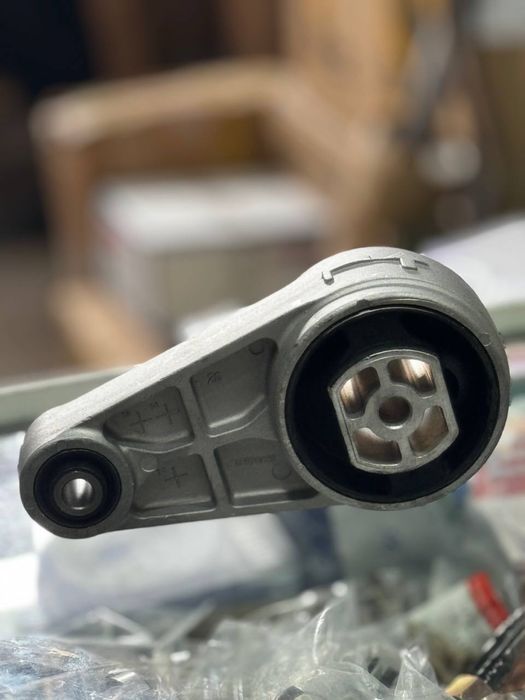 Подушка мотор и коробка