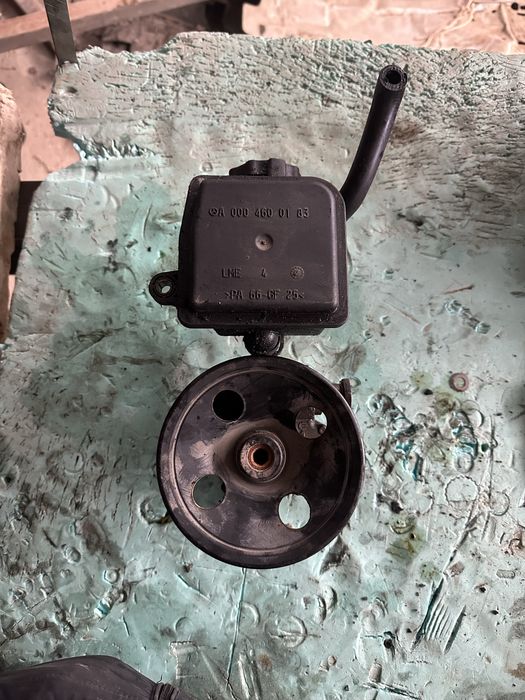 Хидравлична помпа с казанче за Мерцедес Ц клас w203 m112