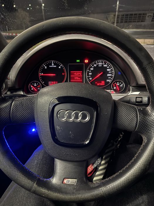 Audi A4 B6 Music Car