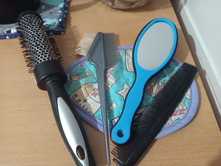 Расчески новые набор за 2000 тг