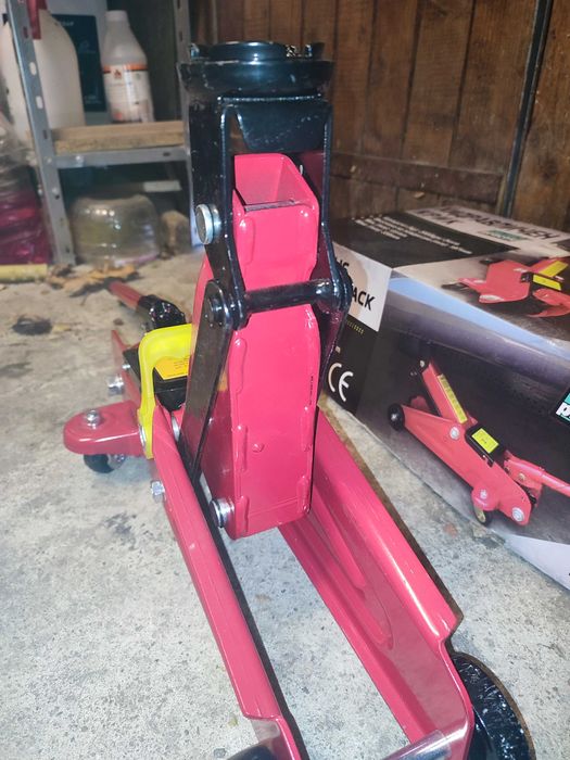 Хидравличен крик тип крокодил 2т