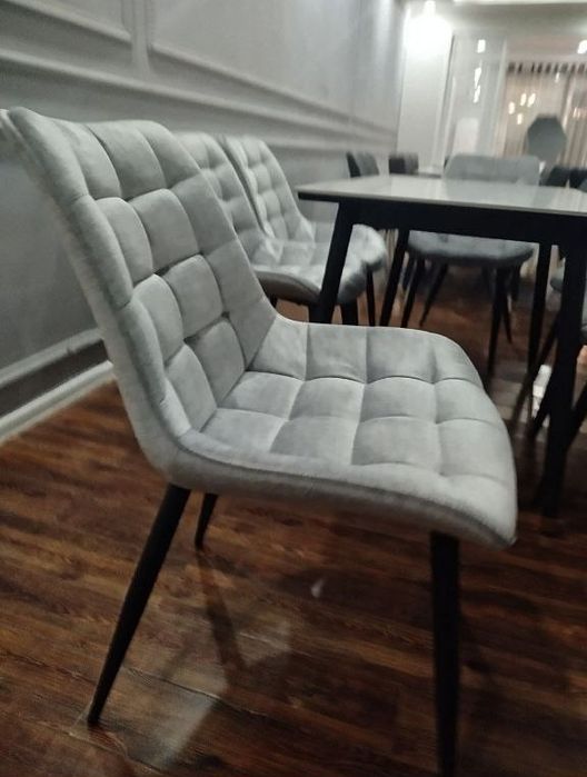 Sifatli stullar aksiya