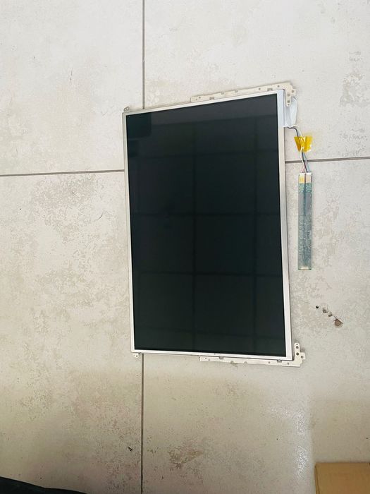 Display SHARP, laptop.