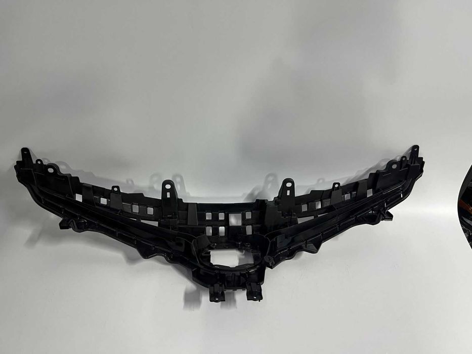 Решетка радиатора camry 70/ оригинал