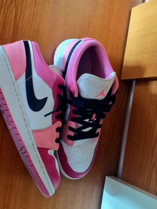Air Jordan 1 Low fete roz