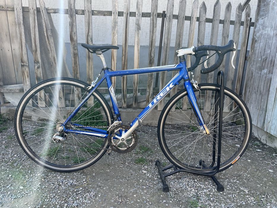 Шоссейный велосипед trek