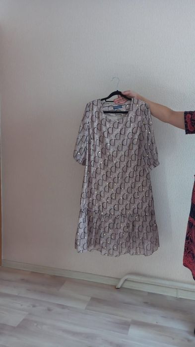 Продам пиджак4000,платье7000