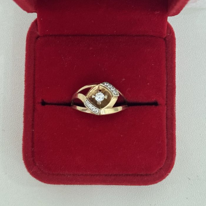 Продам золотое кольцо 585 пробы