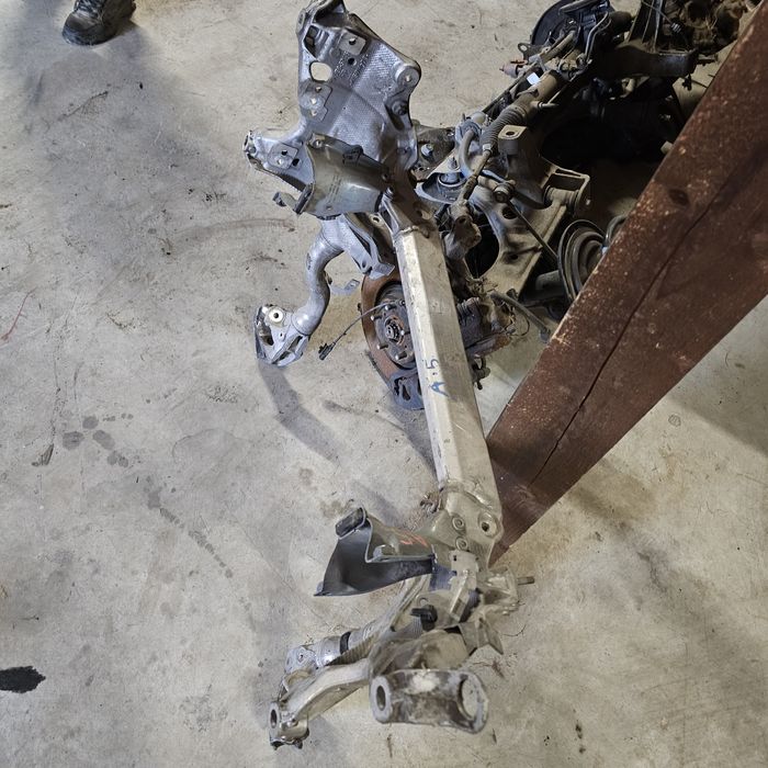 Преден мост ауди а5 а4 8T0.399.315H