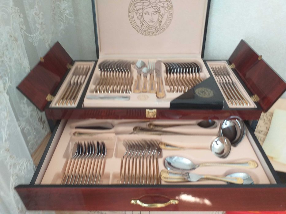 Set tacamuri versace