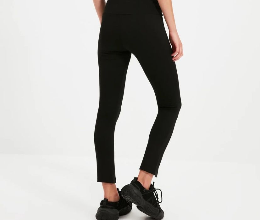 Pantaloni Trendyol S