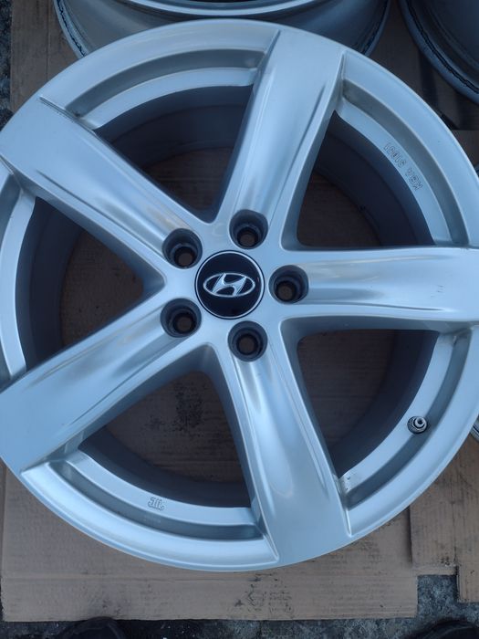 Почти нови Rial 18-5x114.3 ET45 8j Hyundai Santa Fe