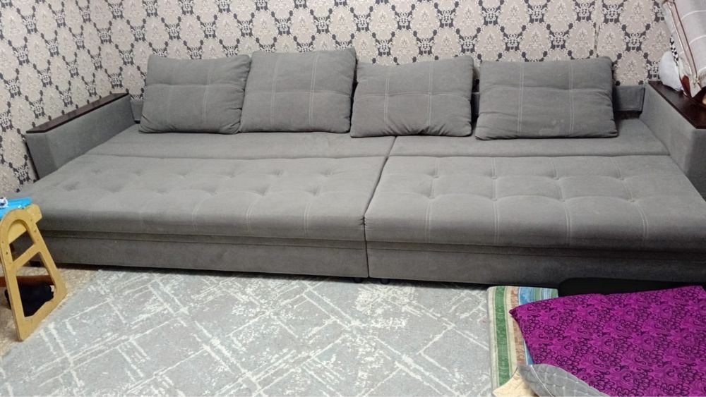 Диван почти новый