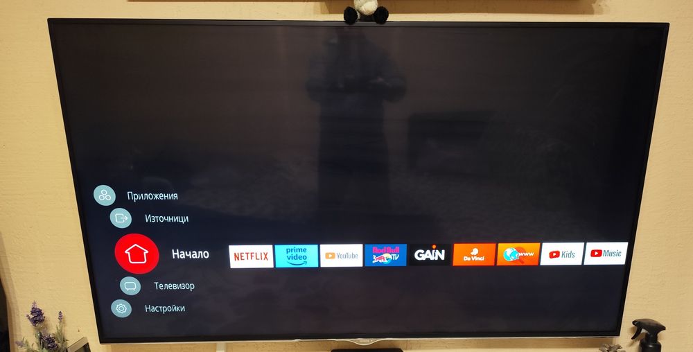 Телевизор хитачи,65инча