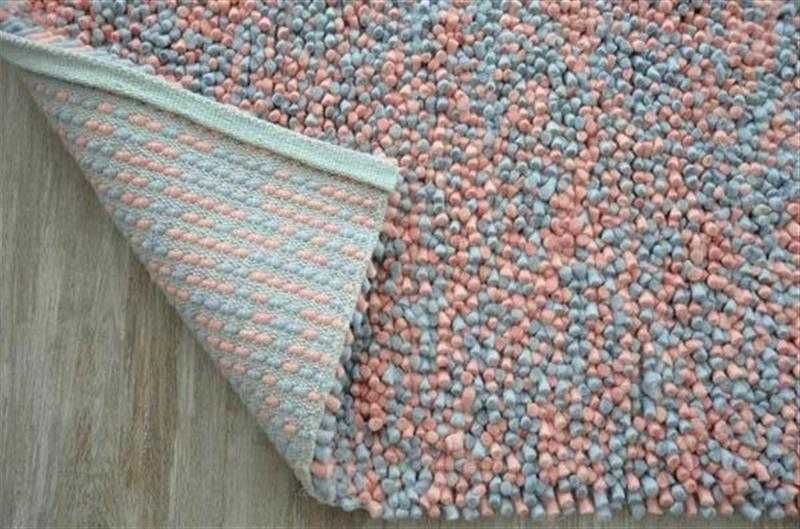 Covor gros lana lucrat manual