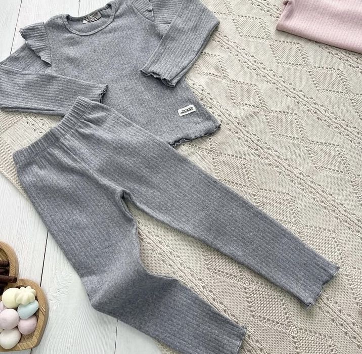 Продам двойку комплект  для девочки