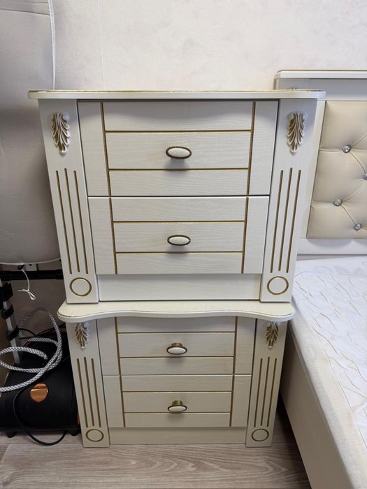 Продам спальный гарнитур