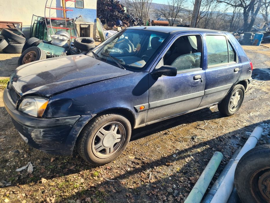Форд Фиеста 1.3 Ford Fiesta 1.3 на части