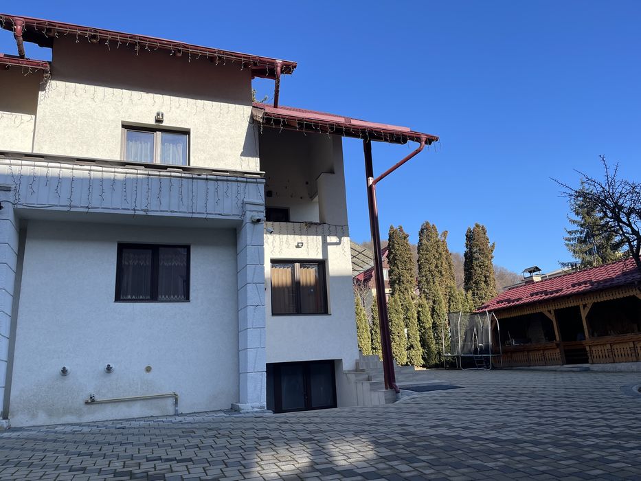 Pensiune, casă, vilă în Gura Humorului
