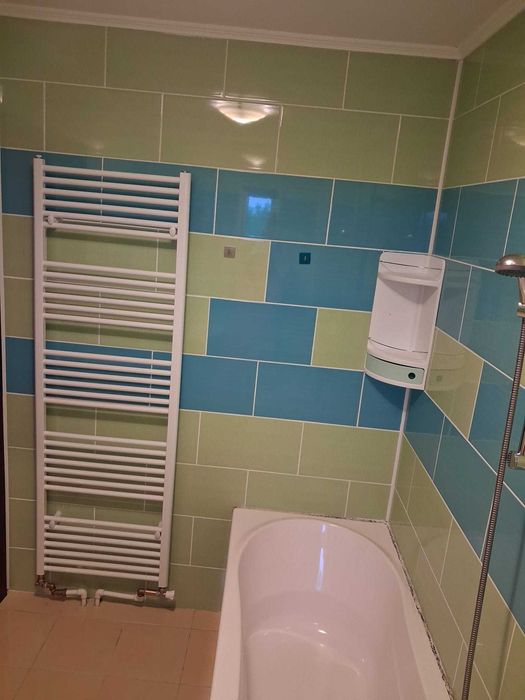 Proprietar, vand apartament cu o camera (43mp) in Parneava