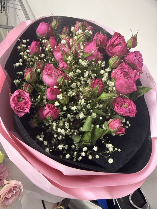 Әдемі гүлдер сатылады