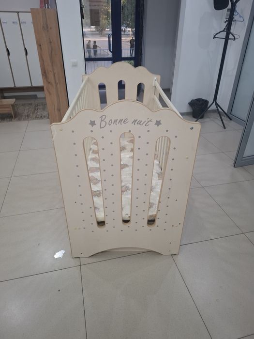 Детская кровать продаю срочно..