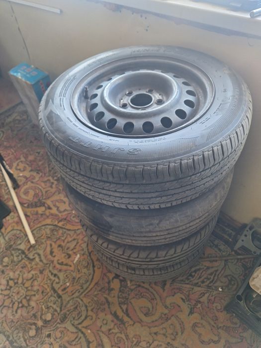 Продам диски с покрышками р15