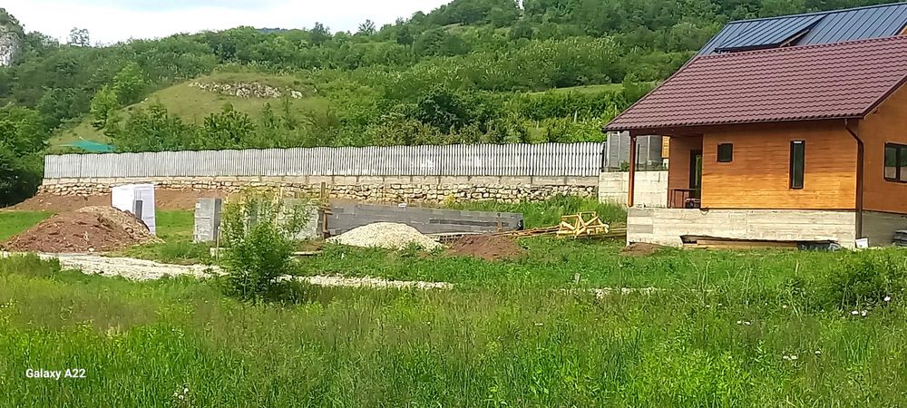 Teren in com Metes sat Ampoita