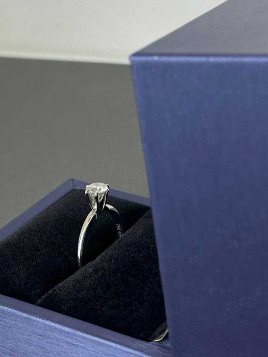 Кольцо с бриллиантом 0,65 карат