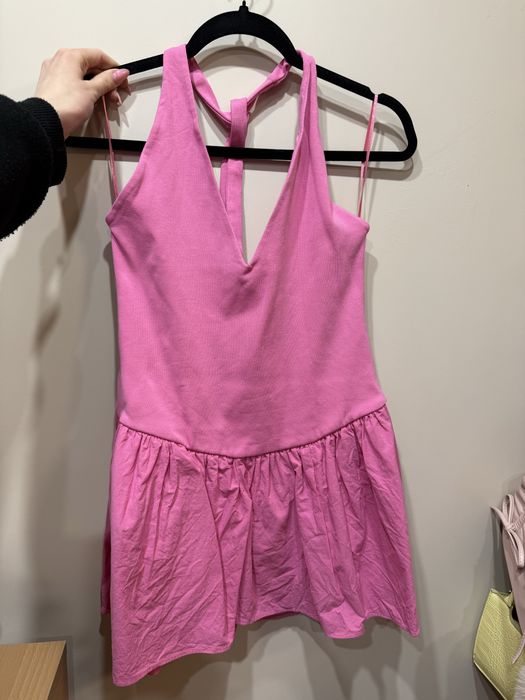 Къса рокля, с гол гръб Zara