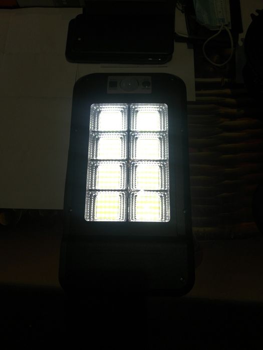 Lampa solara pentru curte