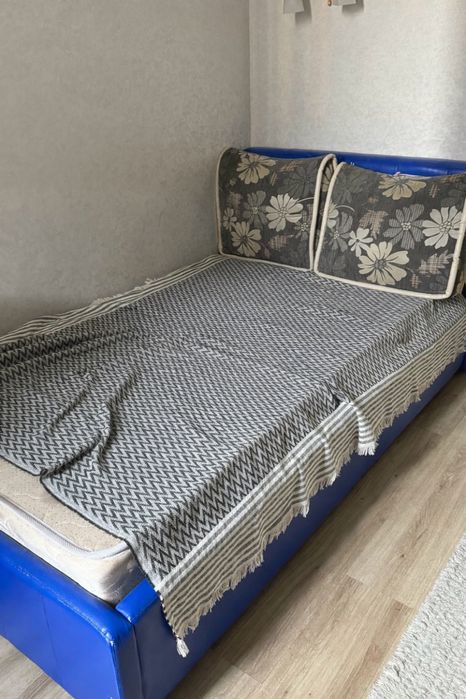 Кровать с тумбочками