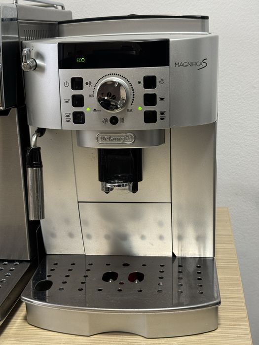 DeLonghi Magnifica S espressor expresor cafea ca nou