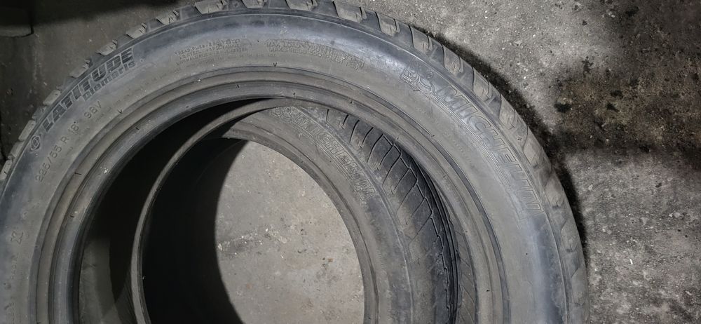 Продам шины 4 комплект б/у