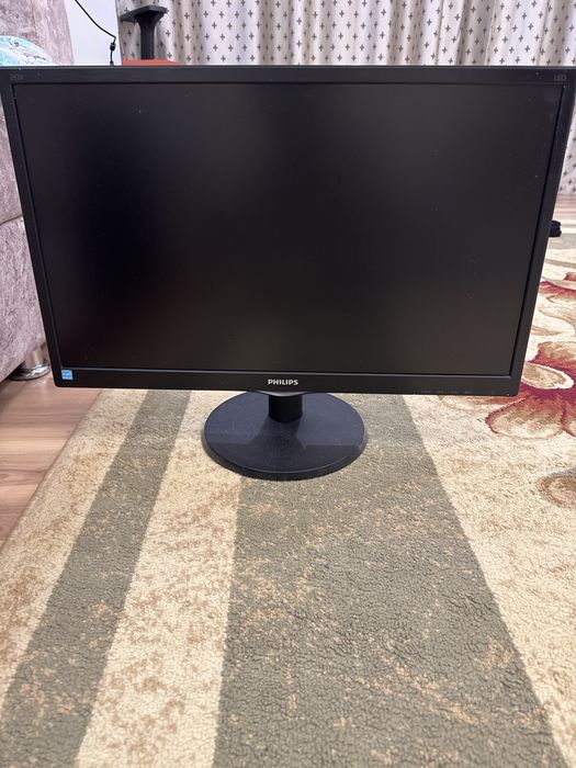 Монитор Philips 243V5L (24", TN, 60 Гц)