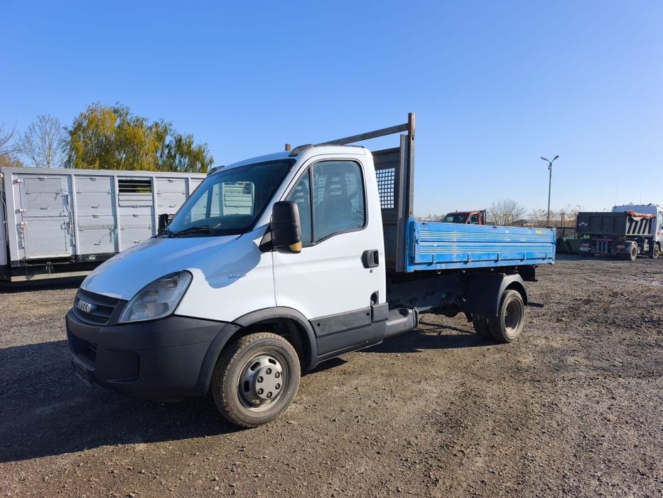 Iveco 35c15 basculabila motor3.0 cu 150 cai bascula se conduce cu b